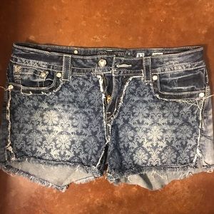 Size 32 Miss Me shorts
